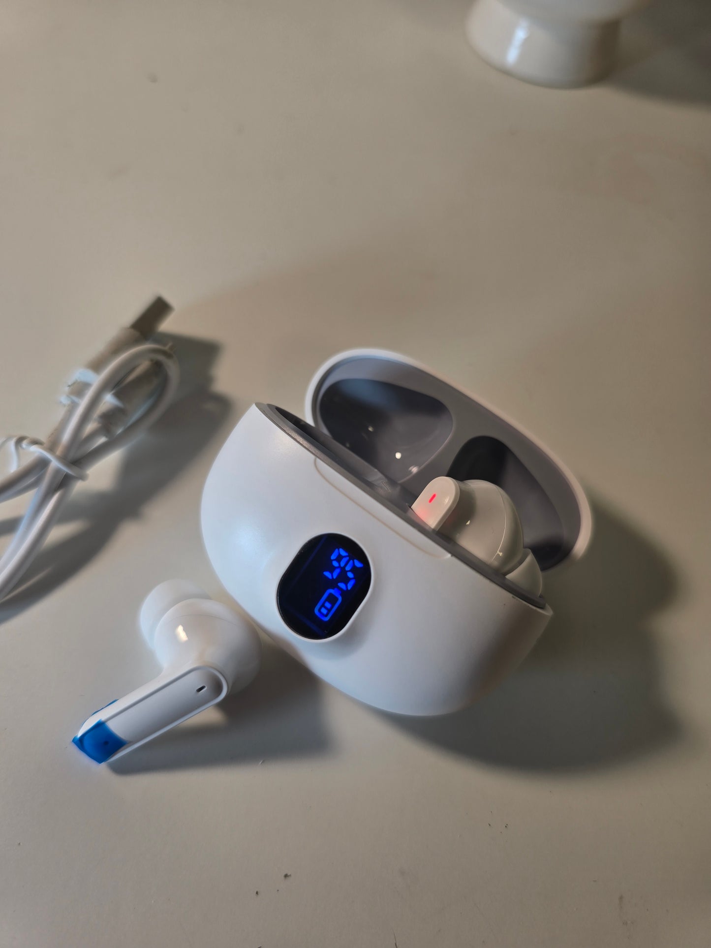 Auricolari Wireless, Cuffie con Cancellazione del Rumore, Dotate di Doppio Microfono per Chiamate Chiare, Tecnologia Wireless   Compatte e Portatili, Perfetti come Regalo