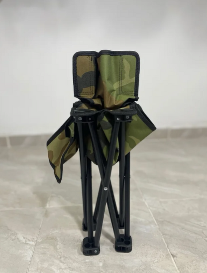 Sedia Pieghevole da Campeggio Portatile  - Sgabello Mimetico con Schienale e Tasca Laterale - Ideale per Pesca, Trekking, Picnic e Outdoor - Carico Max 80kg - Ultra Leggera e Compatta