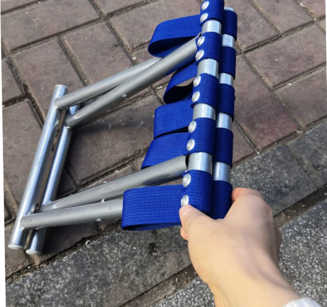 Sgabello da Campeggio Pieghevole in Alluminio - Sedile Portatile Ultraleggero per Pesca, Escursionismo, Picnic e Giardino - Seggiolino Salvaspazio con Struttura Robusta e Fasce Resistenti