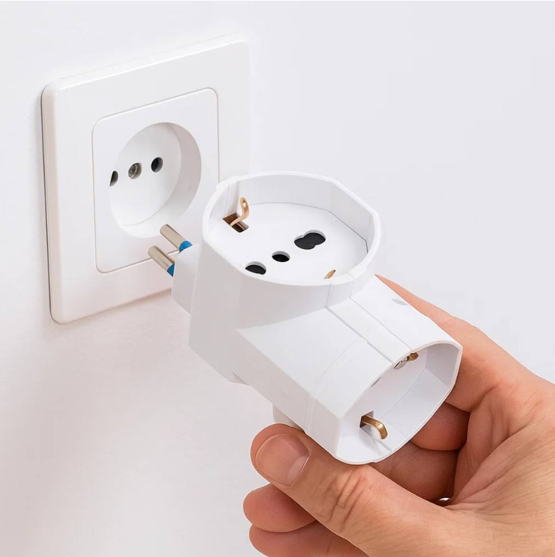Adattatore Spina Italiana Grande Adattatore con 3 Prese Pluristandard 10-16A (Standard Italiano 10A e Tedesco 16A Terra Laterale) e Spina 16A Adattatore Multipresa, Bianco