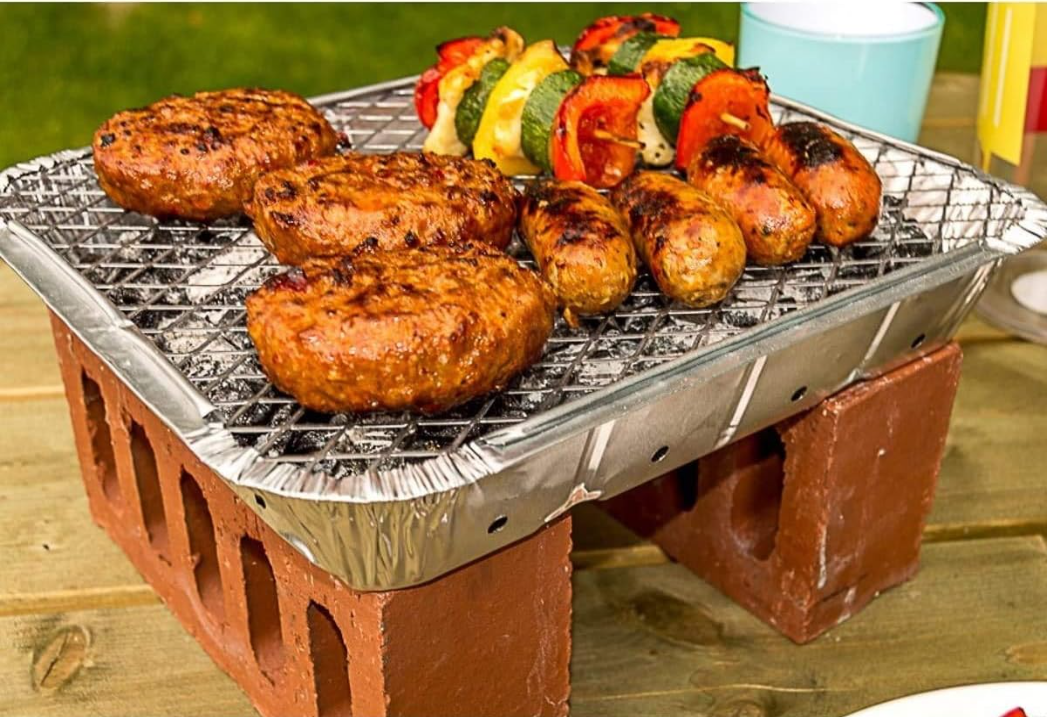 Disposable BBQ Instant Grill with Charcoal Instant Heat Essential for Summer SIZE 31*21*8.8CM