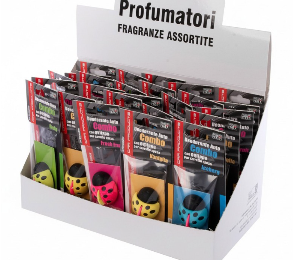 Deodorante Auto Combo Ladybug è pensato per profumare l’abitacolo grazie al pratico aggancio alle alette della bocchetta dell’aria