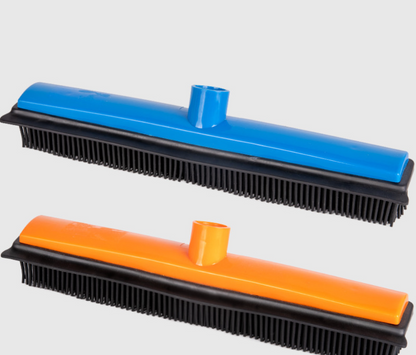 Scopa Rubber è una scopa per interni con setole in gomma e tira acqua.
