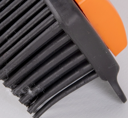 Scopa Rubber è una scopa per interni con setole in gomma e tira acqua.