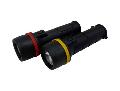 Torcia LED di Emergenza Impermeabile MU-T92107, Lanterna Portatile da Campeggio e Trekking, 1W LED, 2x Batterie D, Antiscivolo, Duratura, Ideale per Casa, Outdoor e Blackout