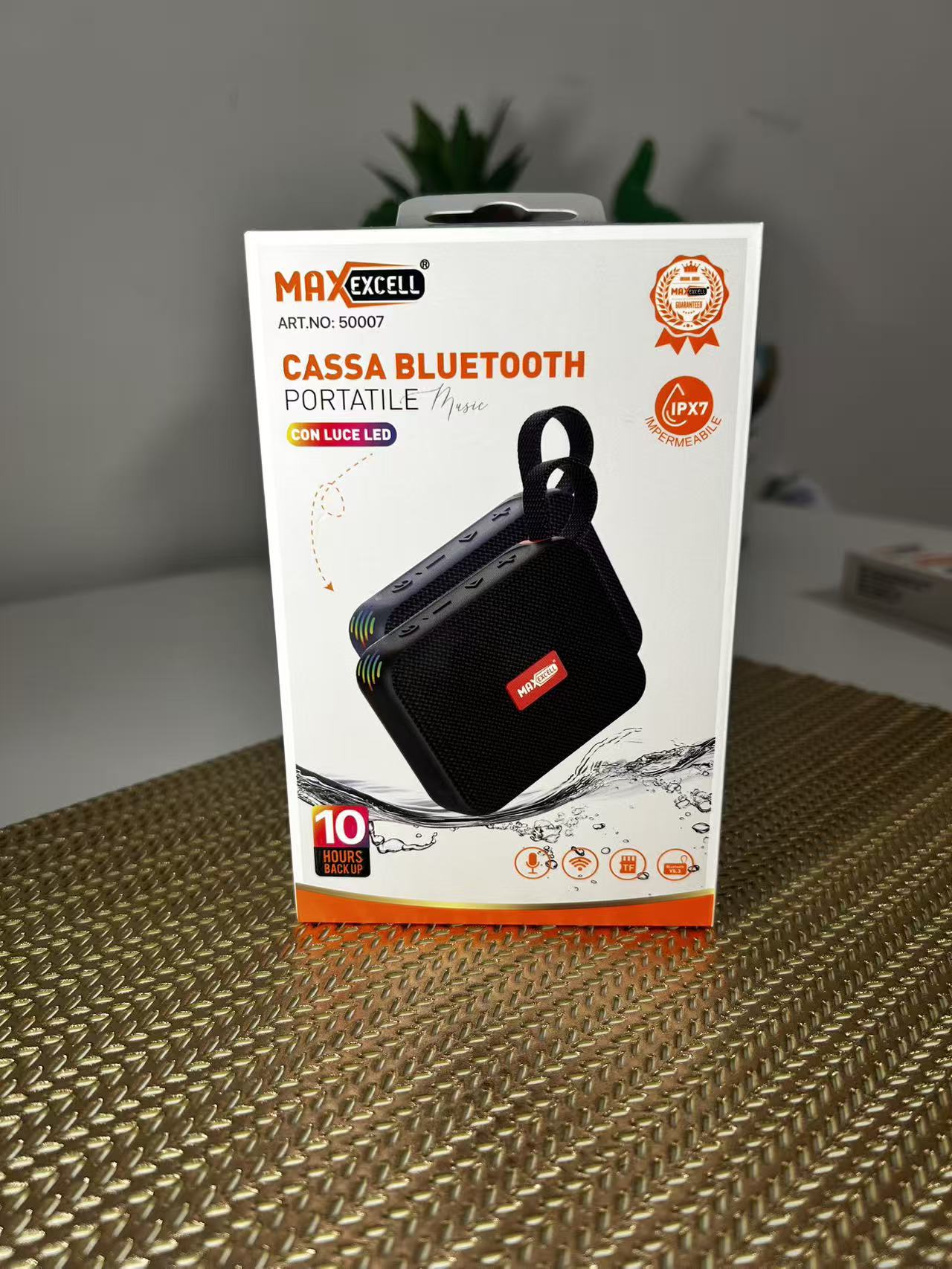 Altoparlante stereo Bluetooth portatile, compatto e verticale, perfetto per la casa, le feste e l'audio della TV. Alimentazione tramite USB Type-C, compatibile con smartphone e tablet. Suono potente e qualità audio eccellente.