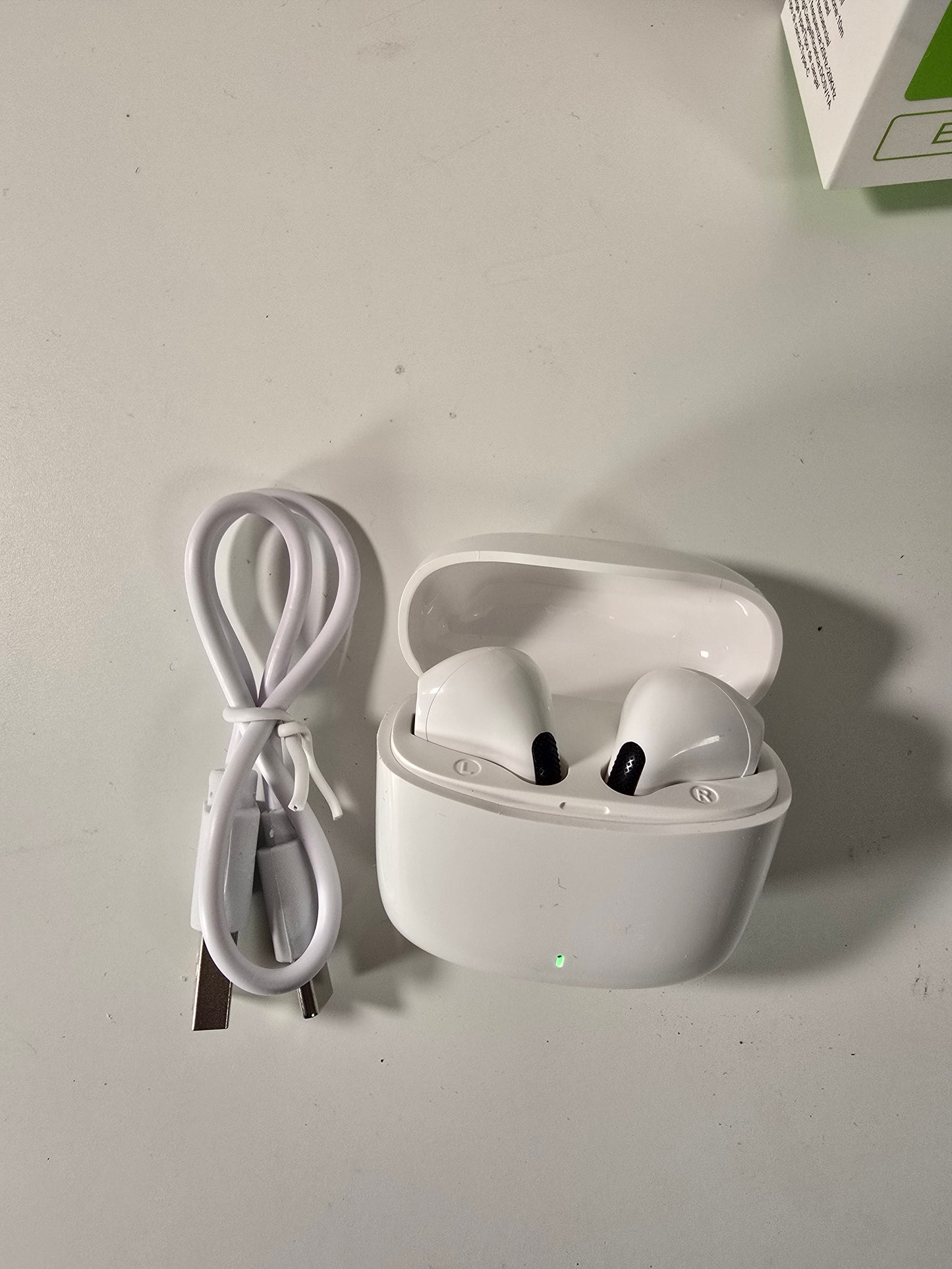 Auricolari Wireless, Cuffie In-Ear con Cancellazione del Rumore, Dotate di Doppio Microfono per Chiamate Chiare, Tecnologia Wireless   Compatte e Portatili, Perfetti come Regalo