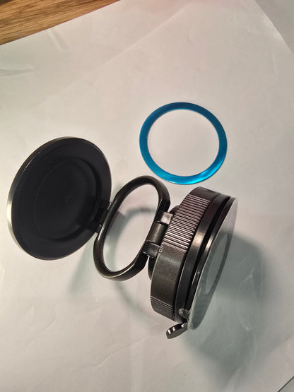 Supporto Magnetico per Telefono Super Forte, Lega di Alluminio Aggiornata, Design Pieghevole e Rotabile a 360°, Dotato di Ventosa a Vuoto, Perfetto per Cruscotti Auto, Piastrelle del Bagno e Superfici in Vetro