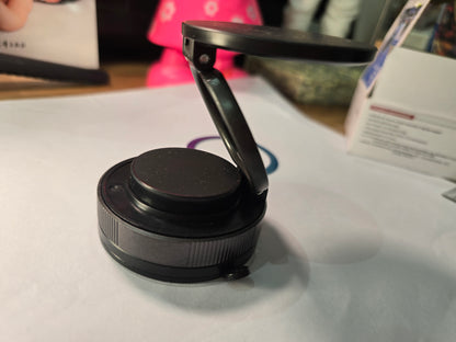Supporto Magnetico per Telefono Super Forte, Lega di Alluminio Aggiornata, Design Pieghevole e Rotabile a 360°, Dotato di Ventosa a Vuoto, Perfetto per Cruscotti Auto, Piastrelle del Bagno e Superfici in Vetro