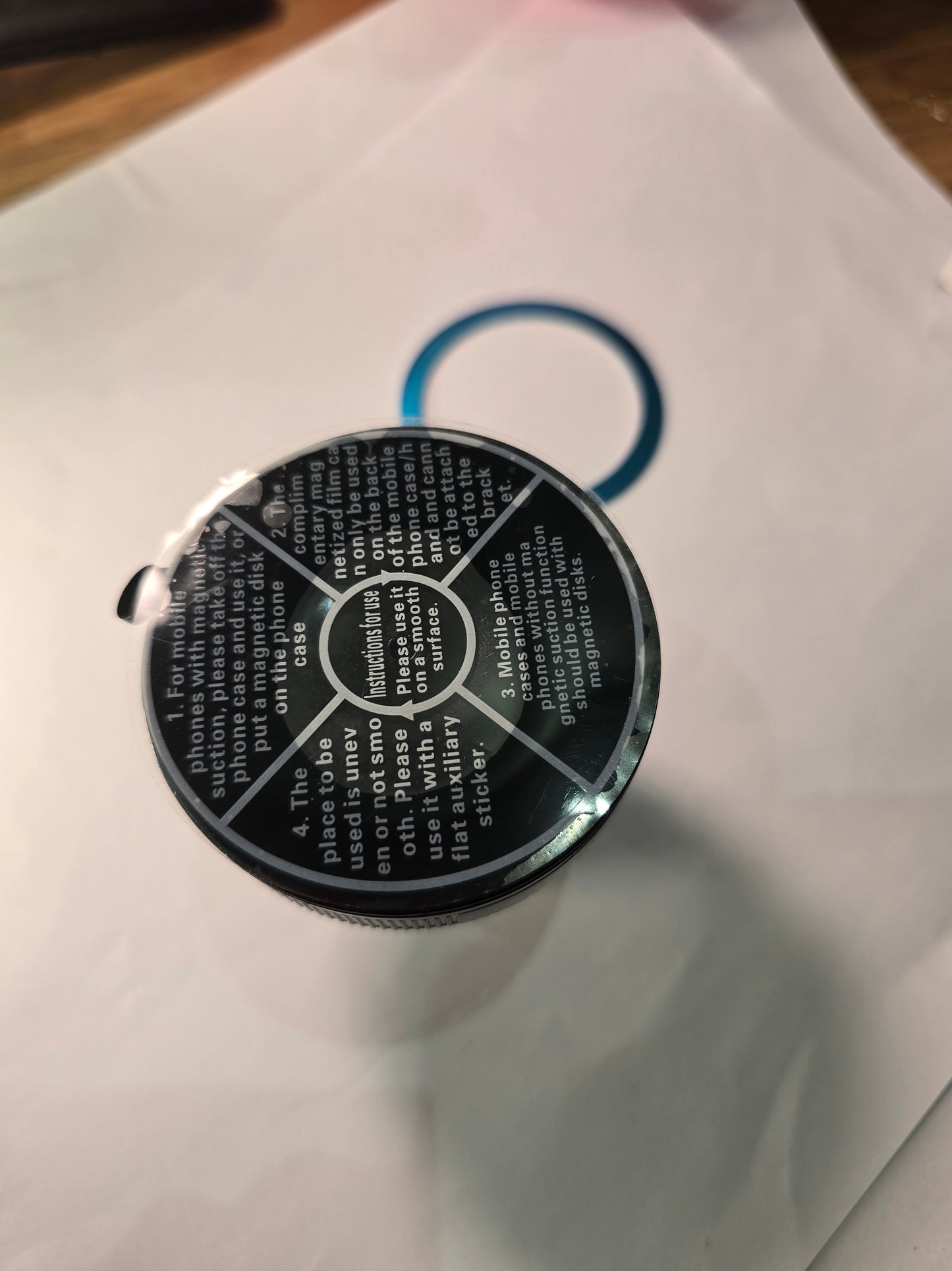 Supporto Magnetico per Telefono Super Forte, Lega di Alluminio Aggiornata, Design Pieghevole e Rotabile a 360°, Dotato di Ventosa a Vuoto, Perfetto per Cruscotti Auto, Piastrelle del Bagno e Superfici in Vetro