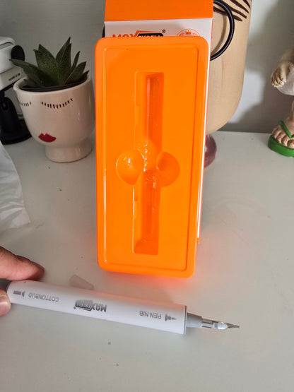Portable pen for cleaning earphones and keyboards, compatible with headphones, smartphones, tablets, and laptops, compact tool for residue removal and earphone maintenance