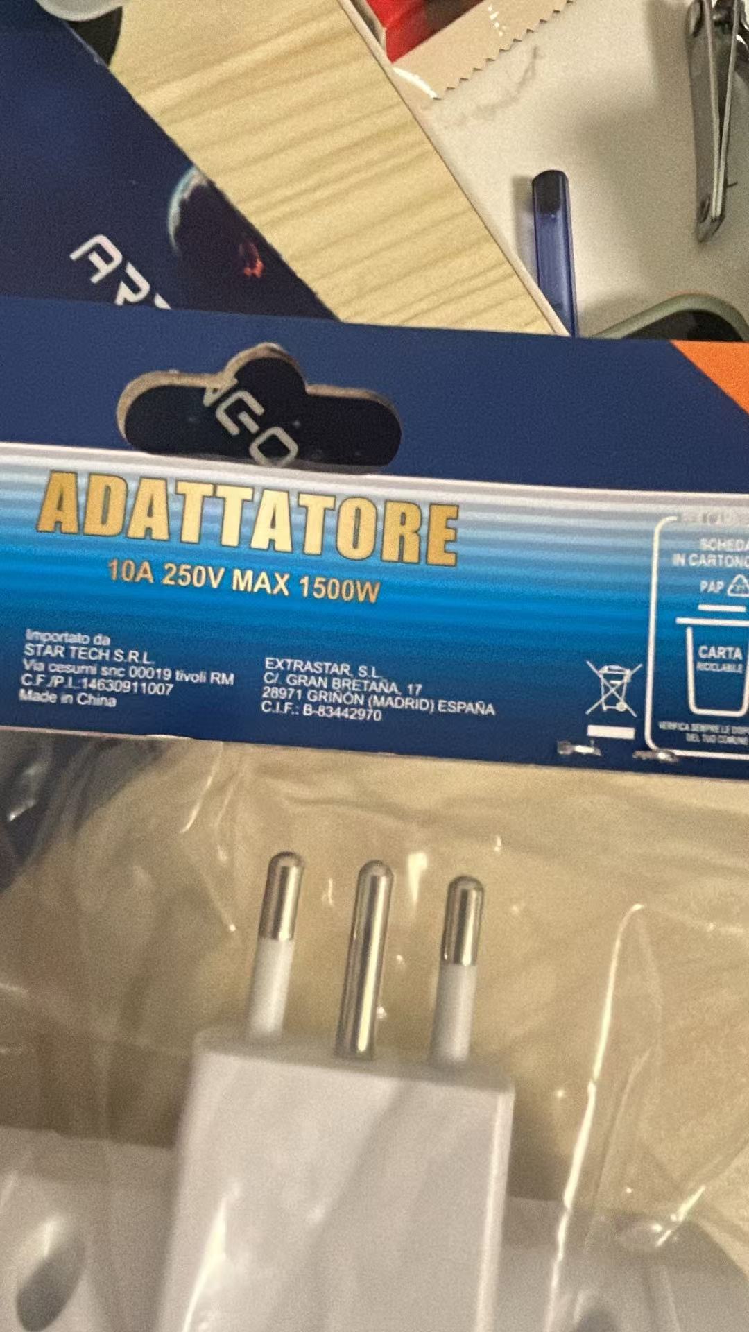 Adattatore Spina Italiana Grande Adattatore con 3 Prese Pluristandard 10-16A (Standard Italiano 10A e Tedesco 16A Terra Laterale) e Spina 16A Adattatore Multipresa, Bianco